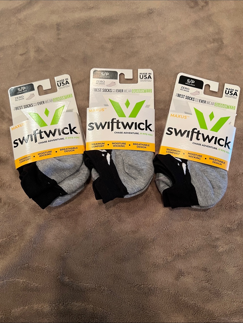 Swiftwick Maxus- 3 Pack- Women's Low-Cut Athletic Socks - Gray & Black